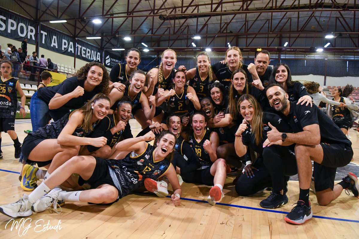 𝙀𝙉𝙊𝙍𝙈𝙀𝙎 🔥🙌

¡Nuestro vinculado en LF Challenge <a href="/basquetpaterna/">Nou Bàsquet Paterna</a> consigue el pase a la #F4LFChallenge de Estepona tras darle la vuelta a la eliminatoria!

🏆 Vuelta 1/4 #PlayoffsLFChallenge
<a href="/basquetpaterna/">Nou Bàsquet Paterna</a> 69
🆚 <a href="/cbalcobendas/">Baloncesto Alcobendas</a> 44
📊 acortar.link/SkDjEE

📷 <a href="/mgestudi/">mgestudi</a>