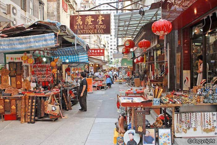 Hong Kong has the best street markets, from birds to goldfish, from night market to food markets. Great people watching. Learn more: bit.ly/3WfR9xR @HongKongTourism #visithongkong #streetmarkets @streetlifeUrban #traveltips #travelblogger #birds #goldfish