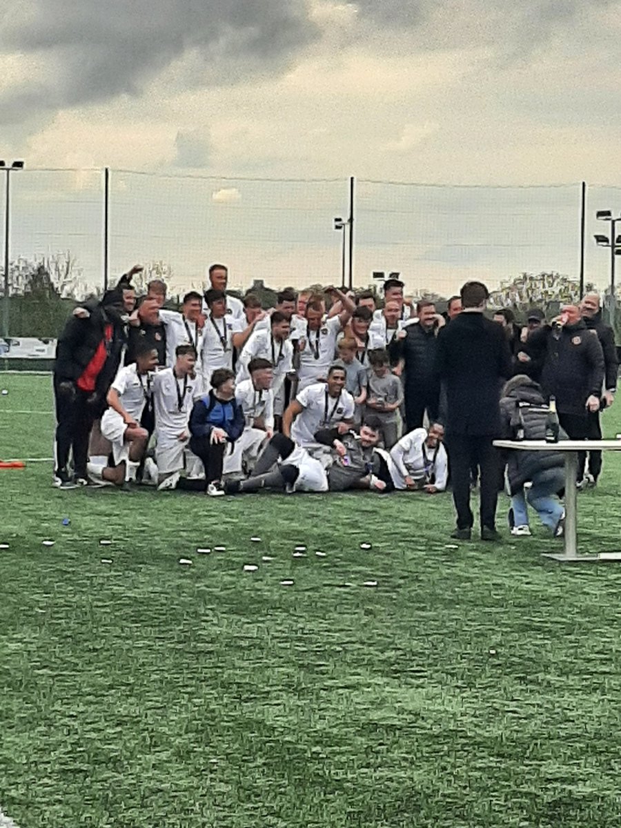 So glad to be part of @AbbeyHeyFC proud of the lads on gaining promotion. Yesterday was a great day with the Abbey Hey family and the celebrations afterwards.
Looking forward to next season it should be a good one. 
Well done all concerned we are going up 🥳
#UpTheAbbey #UpTheHey