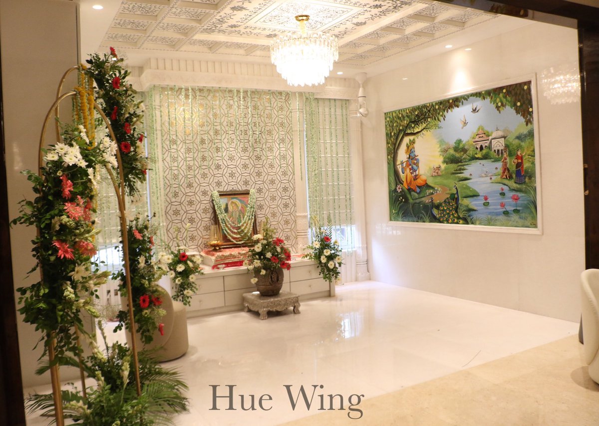 What I’m posting here is not just a wall art, but an emotion. Of the residents of this newly built house.

The first day I started painting, the owner of the house said to me,
“Mam sabke ghar me aaj kal Bar bante hain
Mere ghar me Kanha ji ka darbar ban raha hai.”

#radhekrishna