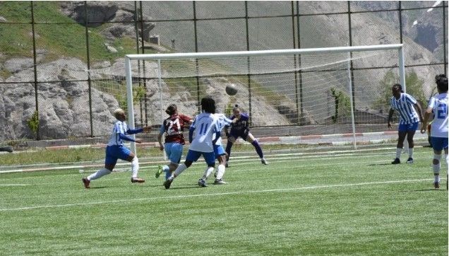 Hakkarigücü Kadın Futbol Takımı, Trabzonspor'u 6-2 mağlup ederek Turkcell Kadın Futbol Süper Ligi 8. sırasına yükseltildi. Tebrikler! #Hakkarigücü #KadınFutbolu #SüperLig