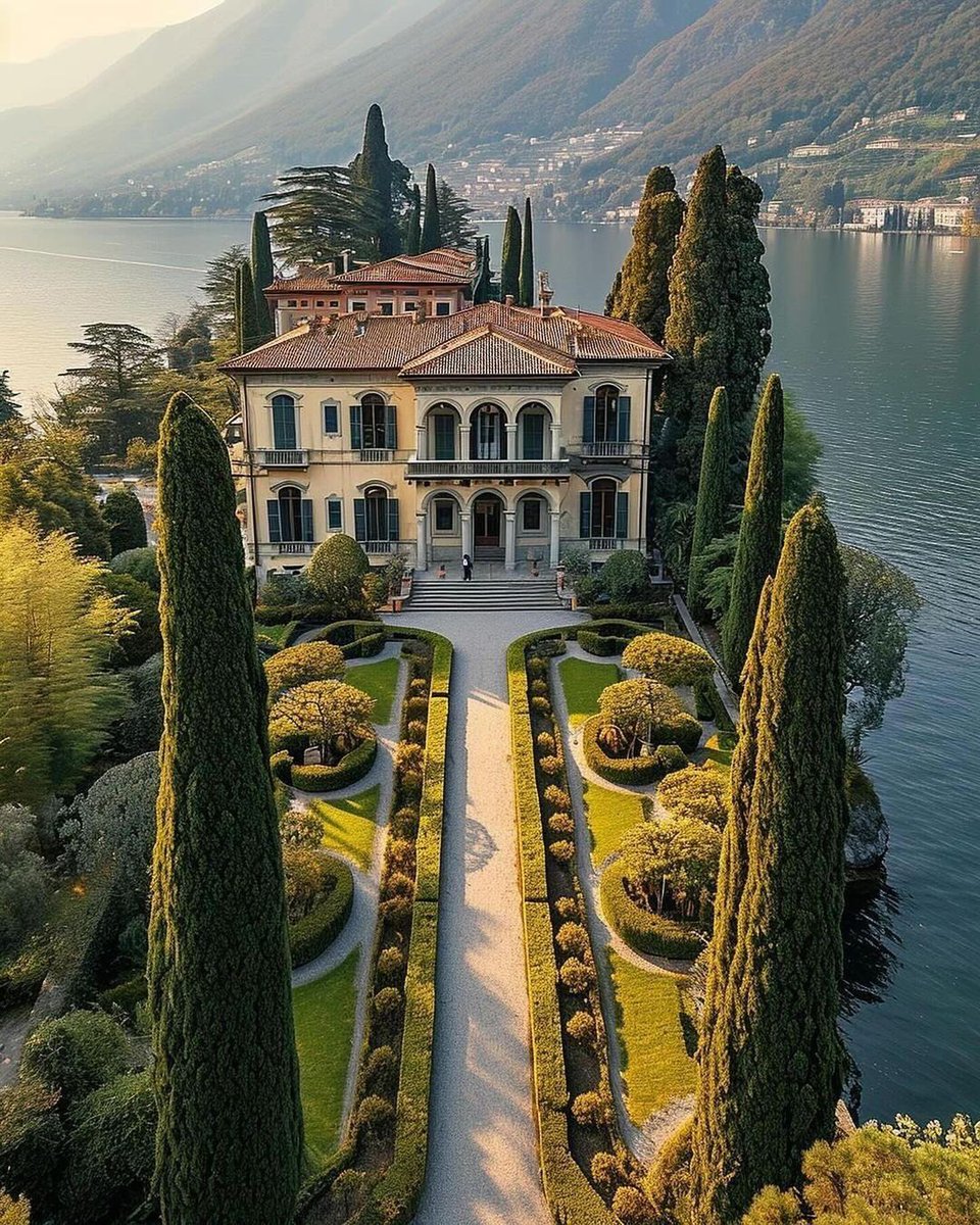 Italian mansion 🇮🇹`