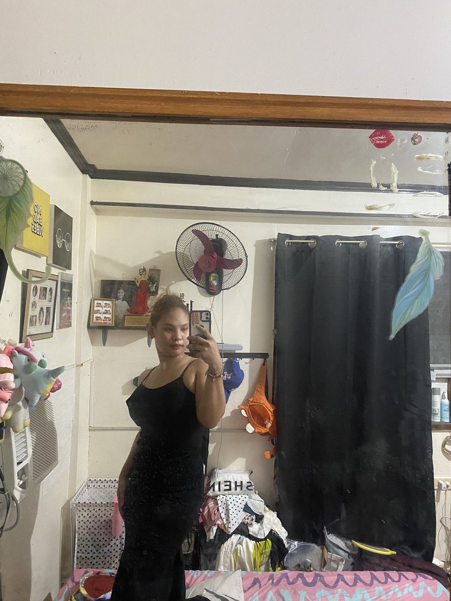 PauIwa's tweet photo. 2016 vs 2024

Good news : Kasya pa siya 
Bad news : Di maisara ng maigi yung sa side boobs 😅

Pucha what to wear bukas 😅 https://t.co/6qLeuy9r5K