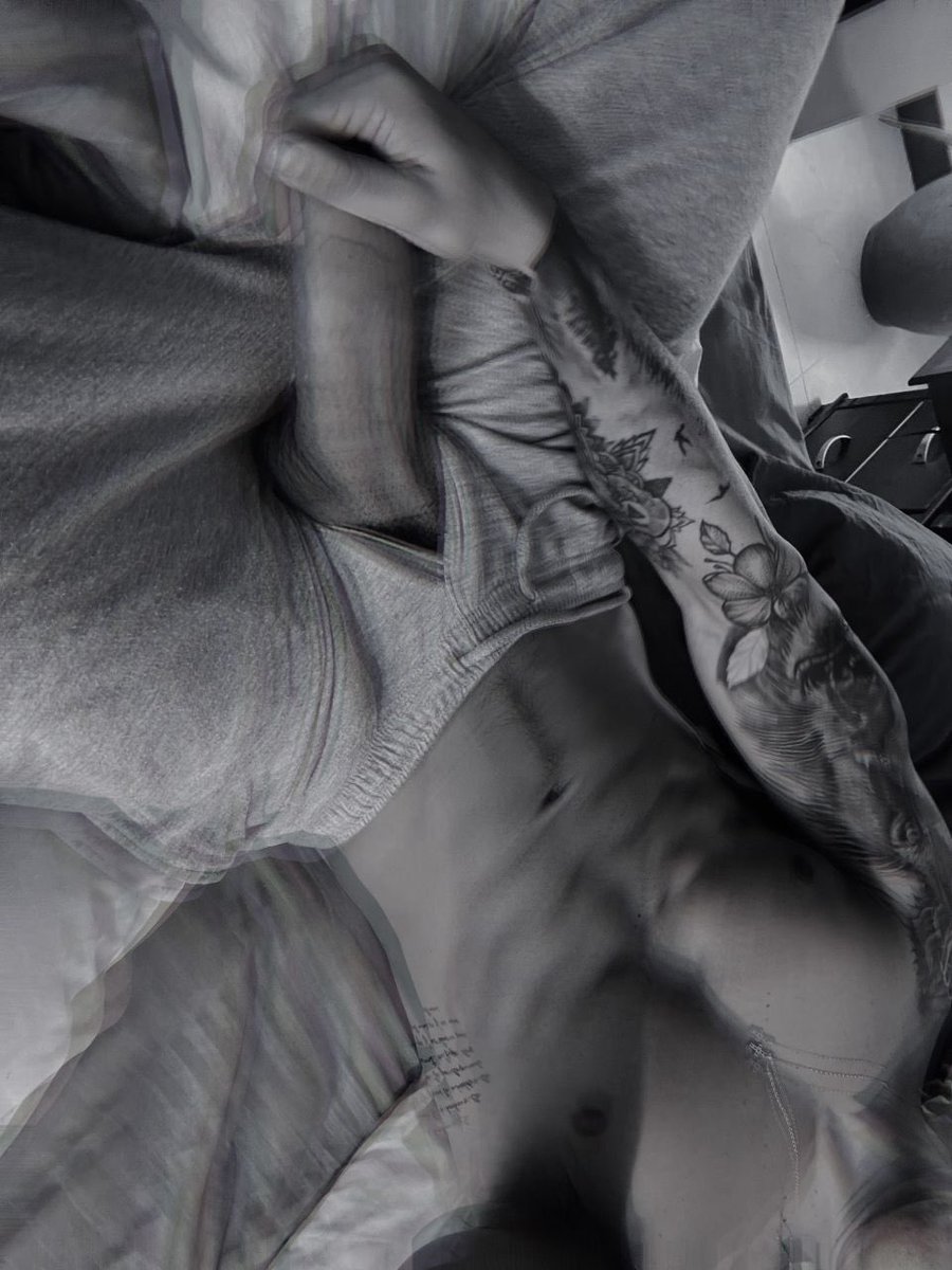 onlydojb's tweet image. —— seductive sunday in black&amp;amp;white.