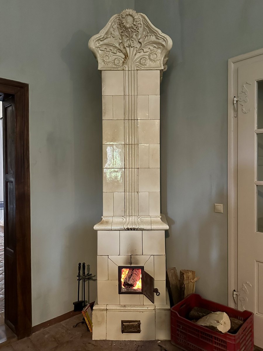 casedeepoca's tweet photo. My favourite Art Nouveau wood burning stove, sporting an obvious phallic symbolism, now fired up too, at Apafi Manor, Malmkrog/ Malancrav, Saxon Transylvania. #apafimanor #malmkrog #malancrav #artnouveau #woodburningstove #saxontransylvania #transylvania #southeasteurope https://t.co/gp6UDeLwtS
