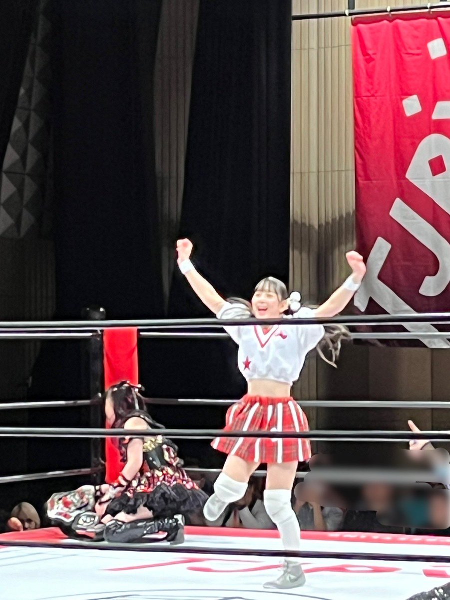 2024.4.27東京女子プロレス北沢大会
第三試合　伊藤麻希さん、高見汐珠さんvs
上福ゆきさん、凍雅さん
汐珠さんが相手チームから強く攻められながらも向かっていく姿勢が印象的でした！
#tjpw #伊藤麻希　#高見汐珠　#上福ゆき
#凍雅