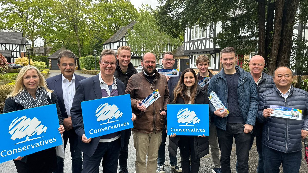Out in West Byfleet this afternoon with Conservative Party Chairman @RicHolden campaigning to re-elect top local councillor @joshbrownuk in Byfleet and West Byfleet on Thursday.