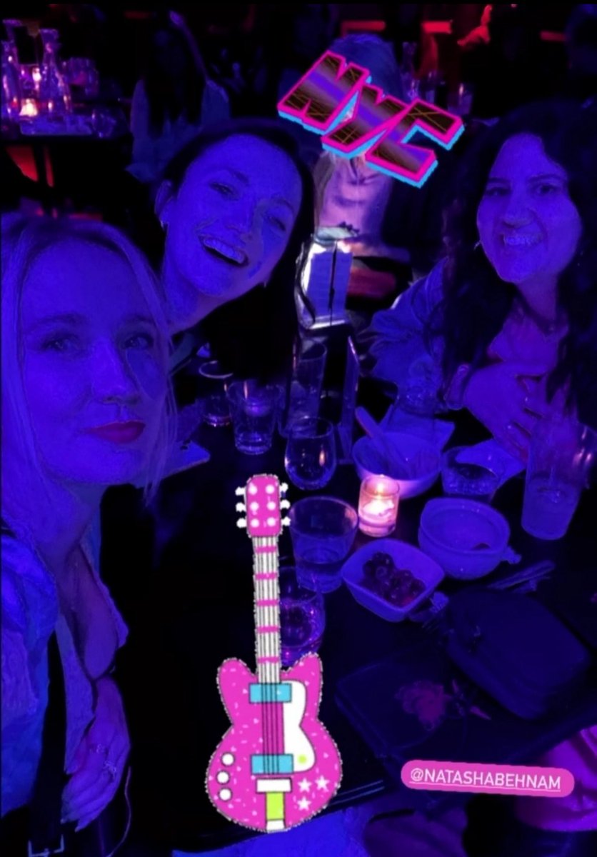 YouNetflixUpdte's tweet image. NEW‼️ #AnnaCamp &amp;amp; #CharlotteRitchie out together at La Poisson Rouge in NYC 🗽 
#YouNetflix