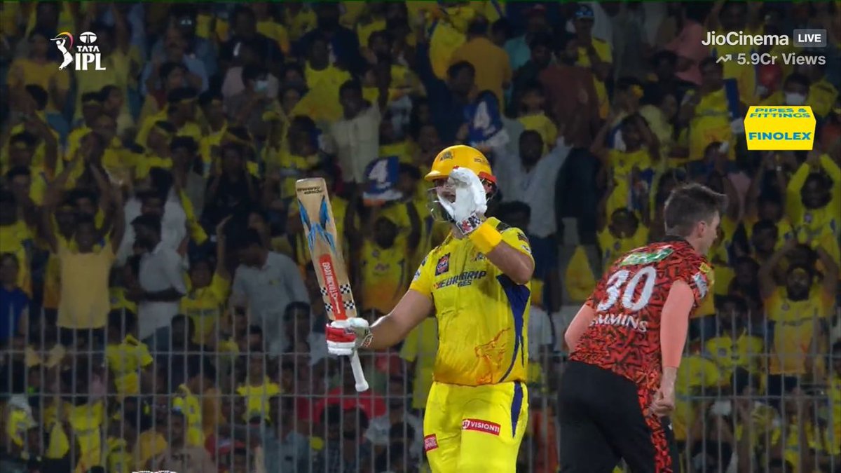 Well Played Daryll Mitchell 🦁💛 #WhistlePodu #IPLonJioCinema #CSK