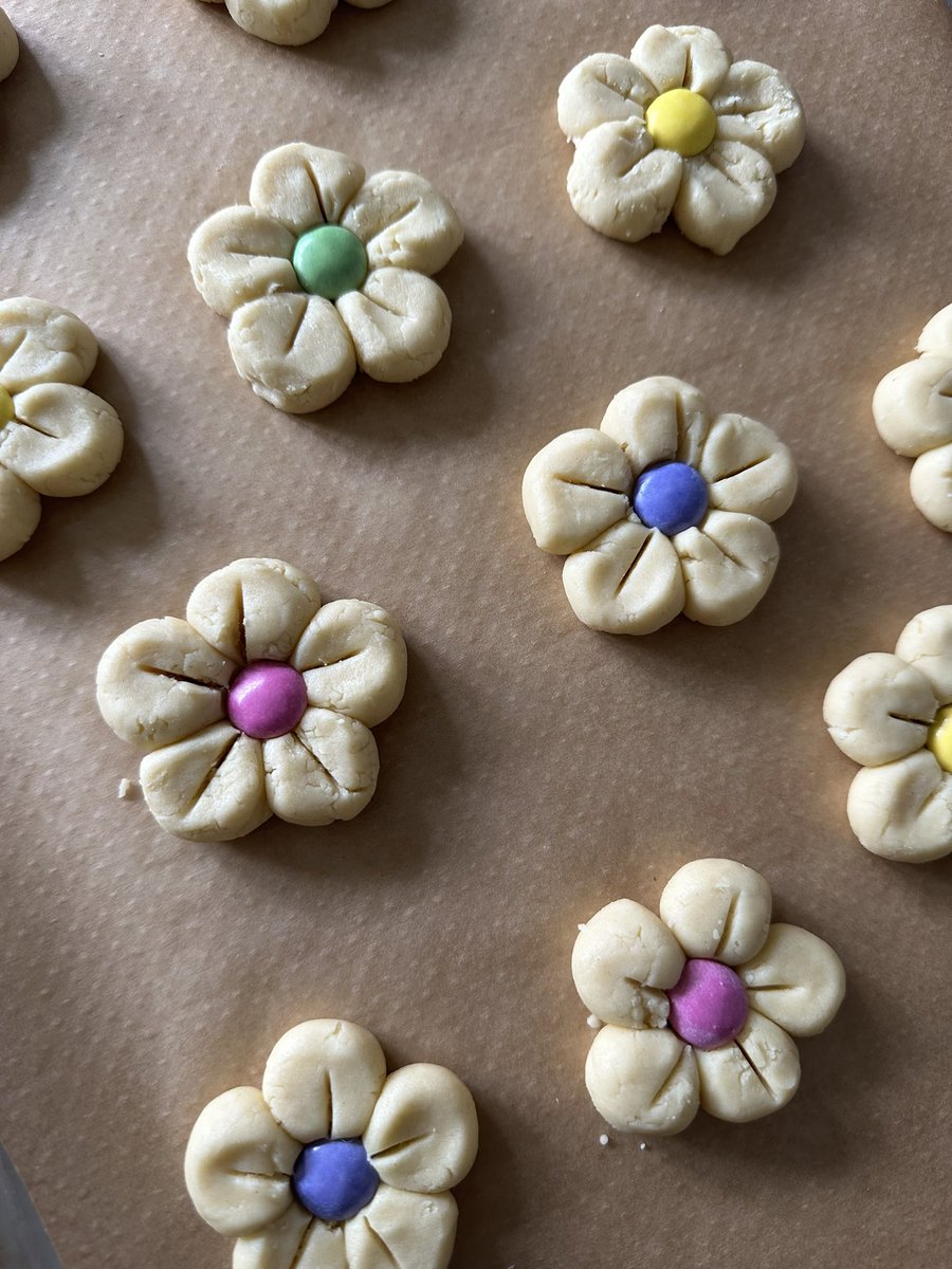 Emily Weston tweet media