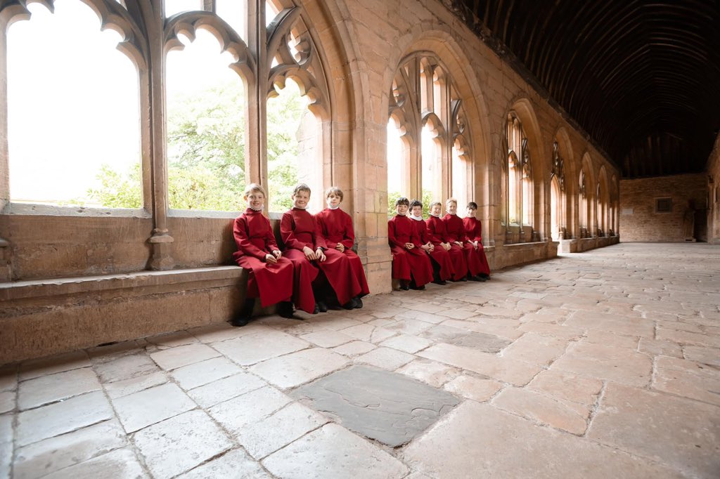 🎵 At evensong tonight the choir will sing Jackson in G, and Bach’s motet ‘Lobet den Herrn, alle Heiden’ Join us in person at 5.45pm, or on our livestream! youtube.com/live/mAvfSYvXz…