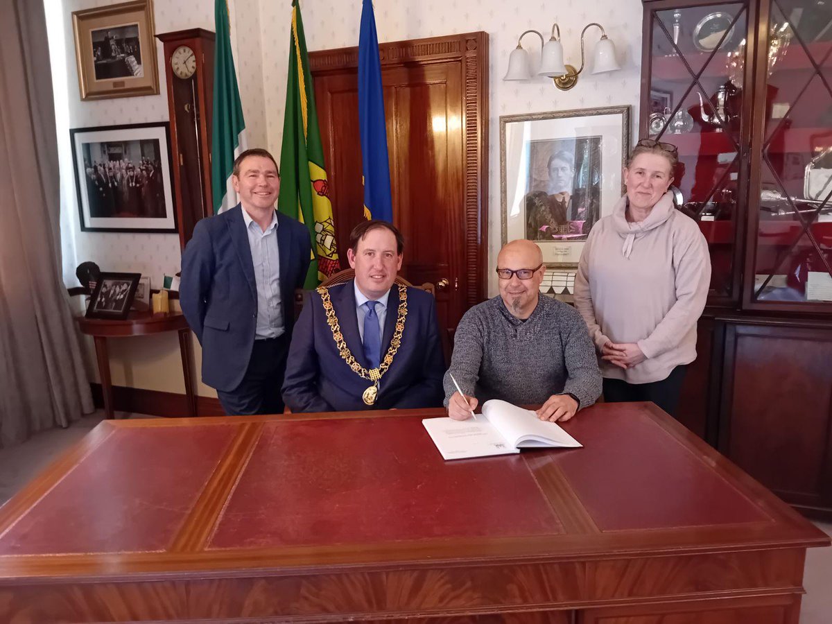 Oscar Gonzales from Spain visiting the Lord Mayor of Cork, Kieran McCarthy, during his Erasmus+ mobility to CETB CCFET Douglas Street Campus. @CorkETB @Leargas @DouglasSt_CCFET