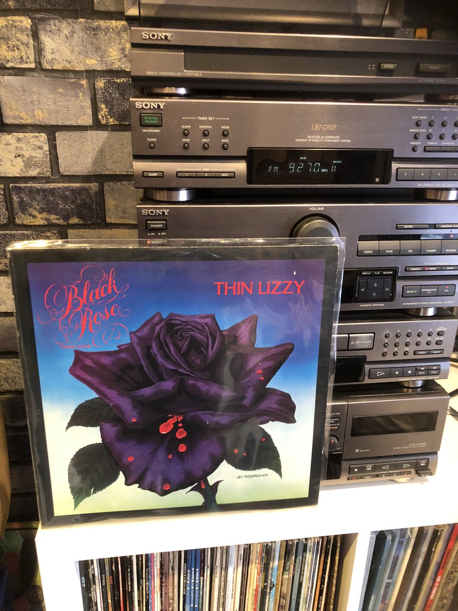 Excellent find at the Antiques Fair at Stafford County Showground today, Black Rose by Thin Lizzy!
#vinyl #playvinyl #vinylcollection #nowplaying #thinlizzy