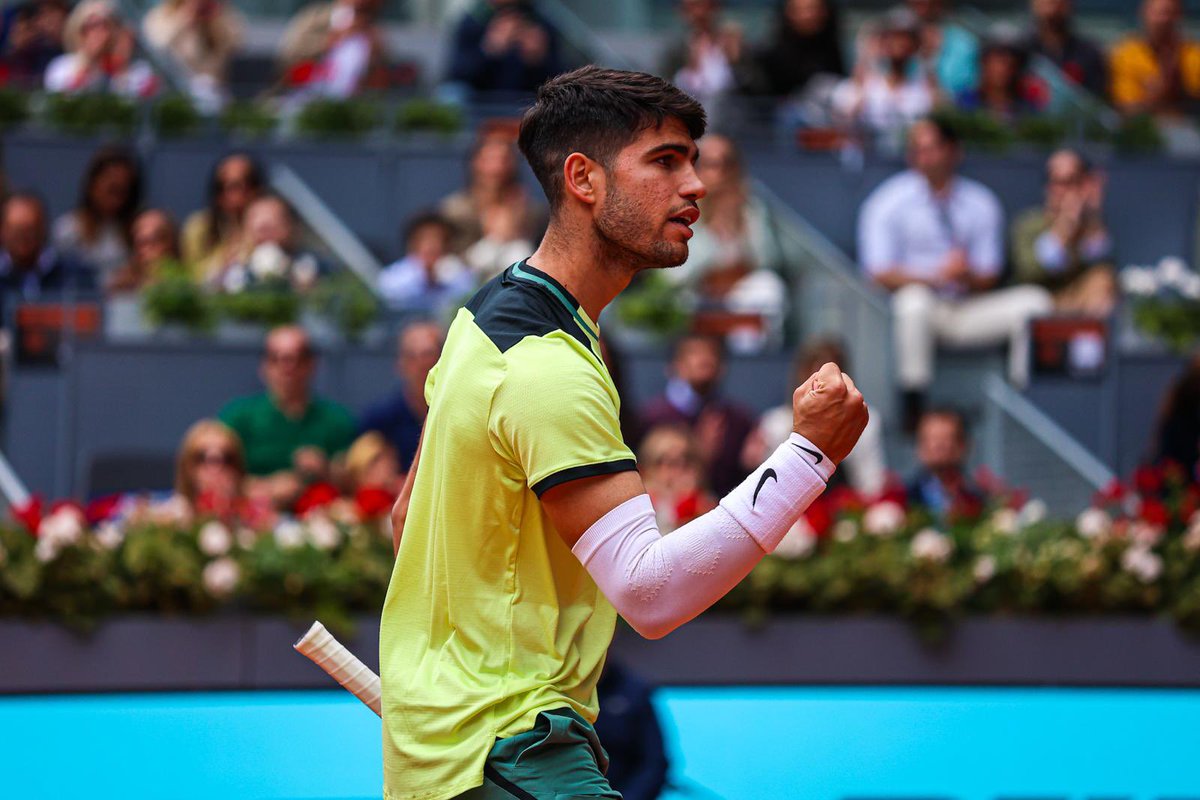 Carlos Alcaraz beats Thiago Wild 6-3, 6-3 to reach the last 16 in Madrid once again. 13 consecutive wins at the Caja Magica 🔥 Rematch of the 2023 final on Tuesday vs. Struff (coming from the Munich title) 🍿