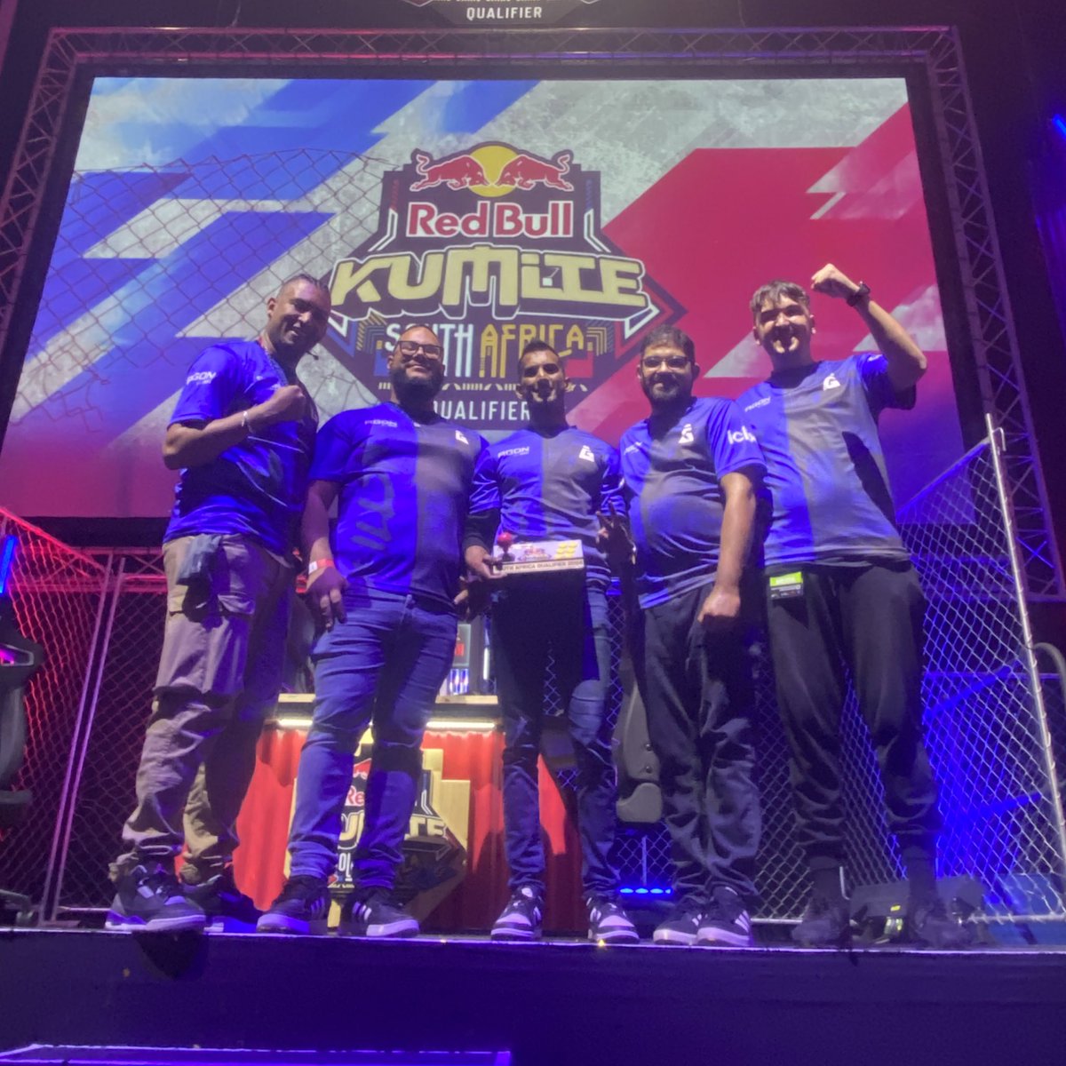 And that is that! @MarkTheShark92 is your Red Bull Kumite South African Qulifier winner 💪🏼

We will see you in Paris next year @redbullgaming 😏🔥

@ComicConAfrica @ComicConCPT @RedBullZA  #IllusionGG #FGCAfrica

Proudly Sponsored By:
@agonbyaocapmea @IclixSA