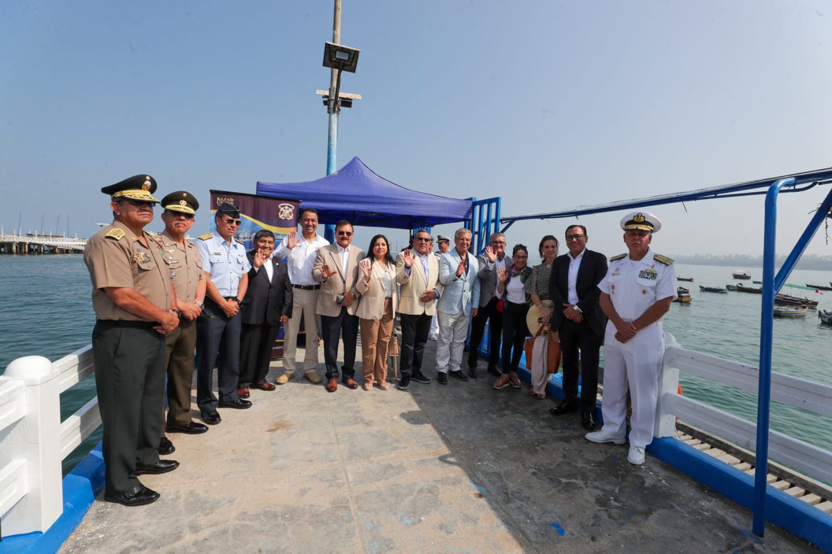 🇵🇪⚓️ El #BAPUnión zarpó de la Gran Bahía de Lima. El premier Gustavo Adrianzén embarcó al buque escuela a vela junto con los titulares de @MindefPeru, @Mininterperu, @MidagriPeru, @MinProduccion, @MINCETUR, @MinemPeru, @viviendaperu, @MinamPeru y @MinCulturaPe.