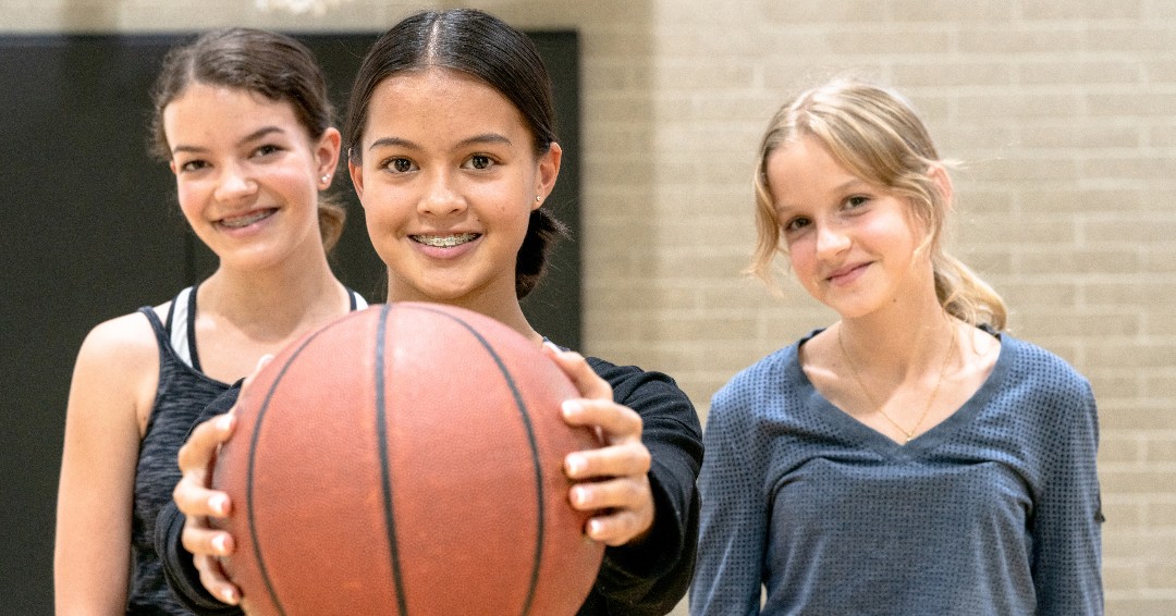 Keep active! Spring programs are available for immediate start including: 
➡️ Aikido
➡️ Basketball
➡️ Gymnastics
➡️ Sports Frenzy
➡️ Obstacle Ninja
Visit our webpage with a full list of programs available to 𝘀𝘁𝗮𝗿𝘁 𝗡𝗢𝗪! ymcabhc.org/membership/cla…