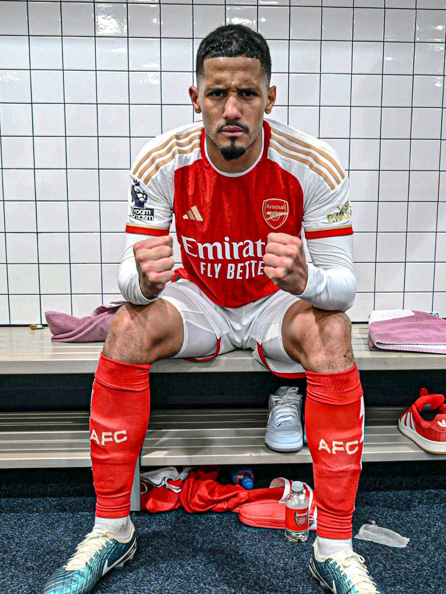William Saliba in the Arsenal dressing room after the HUGE North London Derby victory.