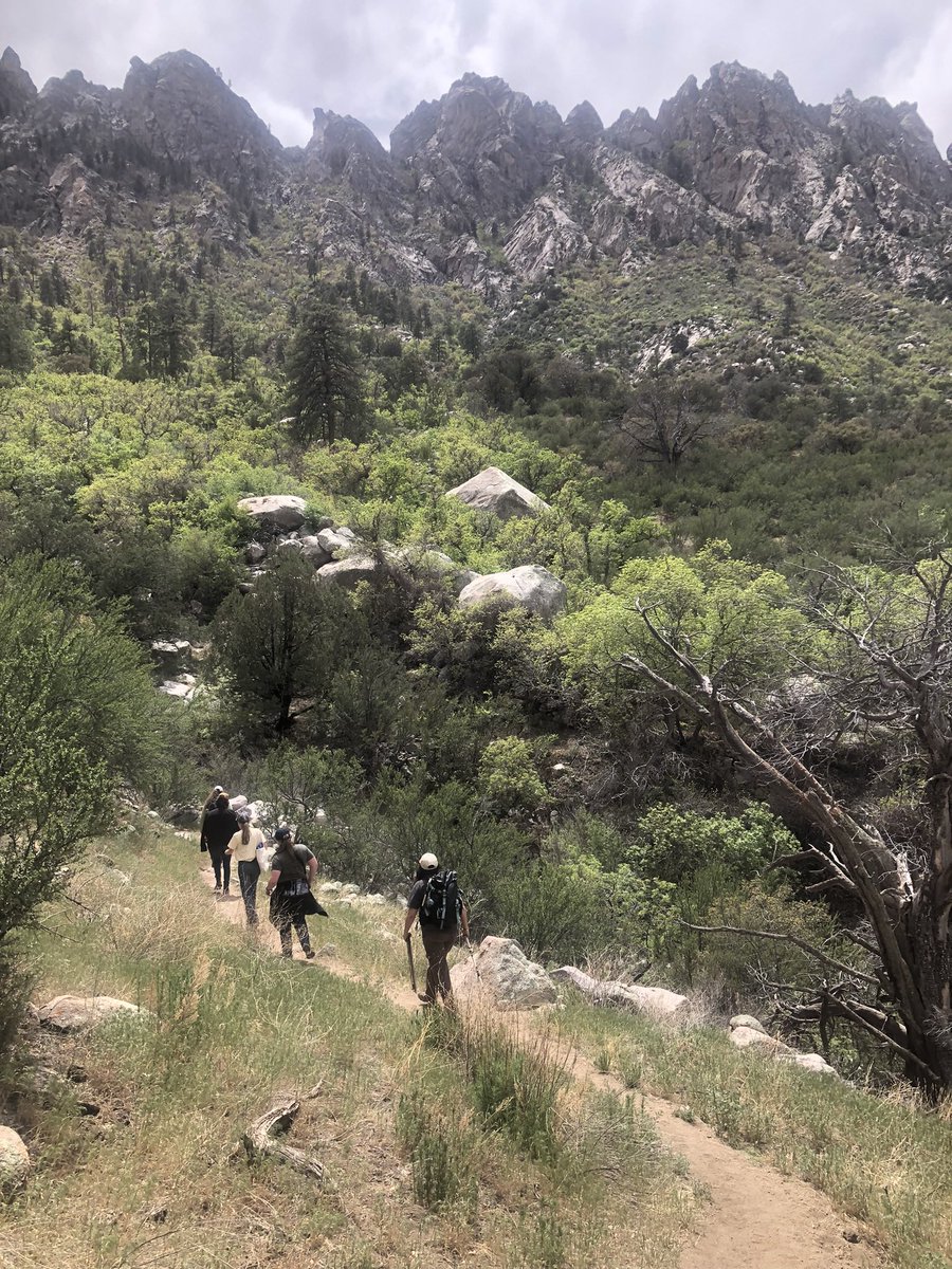 JenniferKFrey's tweet image. Now former grad student @haileynjacobson and I took students from @nmsu_fwce and @BosqueSchNews with Dan Shaw, to find one of world’s rarest chipmunks in the Organ Mountains NM and film a short video about their conservation for @BLMNewMexico. Stay tuned!