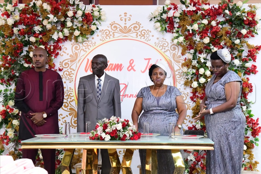 William Kamishani and his wife Jolly, the directors and founders of Mirembe Junior School Namuwongo have celebrated their 40th marriage anniversary by renewing their vows at the Church of Resurrection Bugolobi, Nakawa Division in Kampala. #VisionUpdates | 📸@EddieSsejjoba