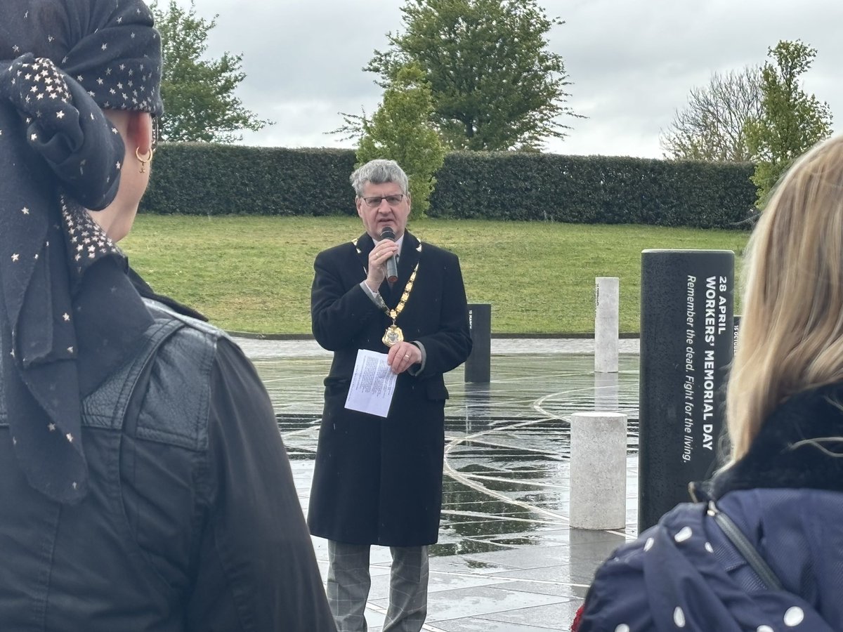 Fantastic to join @gmbmk @SEUNISONLabLink @unitetheunion and many other unions to commemorate #IWMD at the MK Rose today. Especially poignant as it is the first without Denis Brett #loveMK