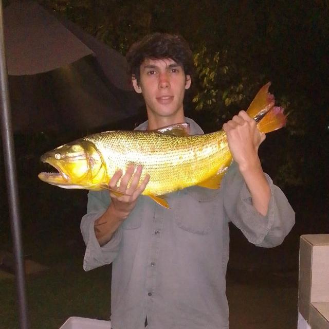 Facundo230404's tweet photo. El pescador del bonanza cuando dropea un pez dorao https://t.co/TLtKNVQd0H
