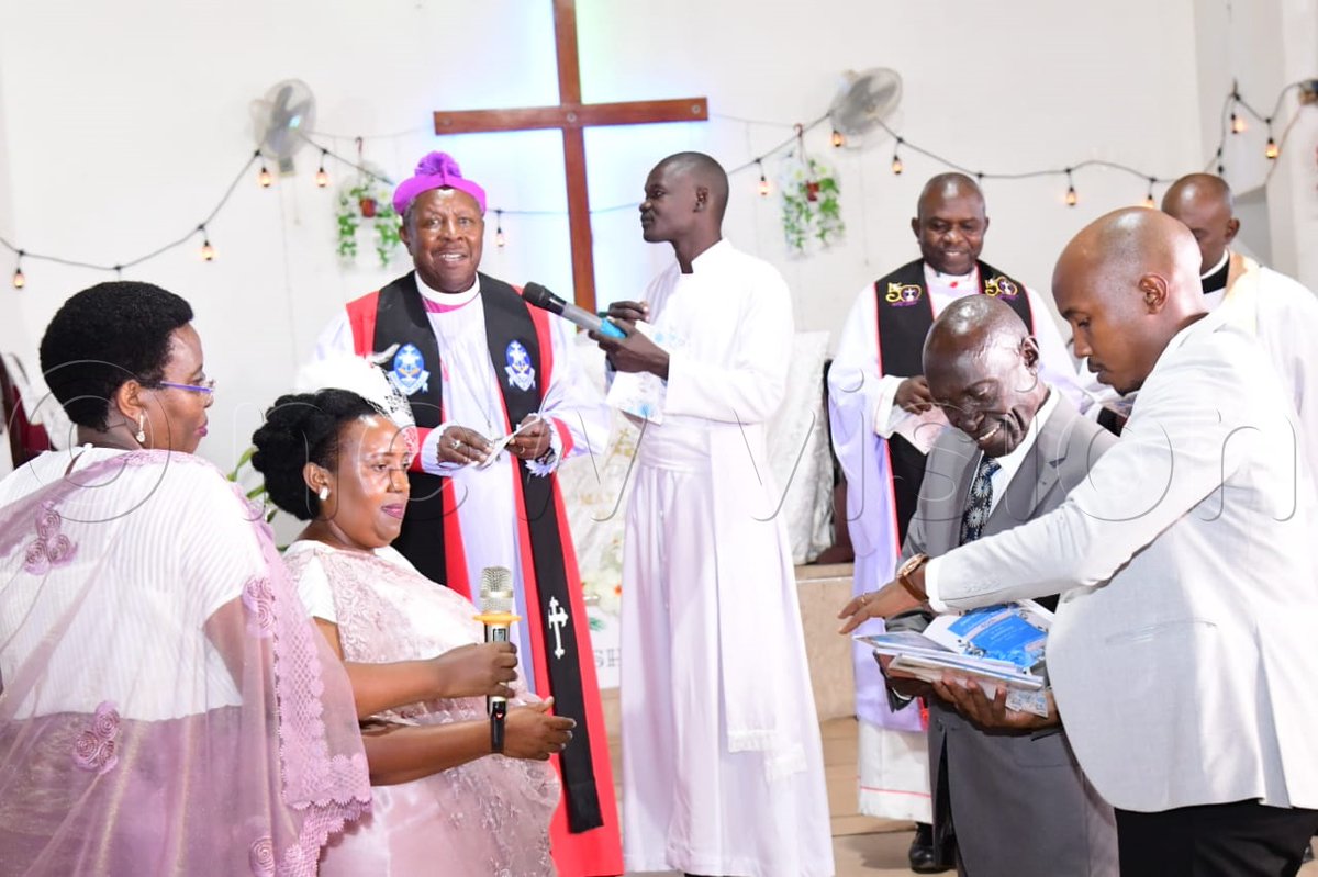 Right Rev. George Katwesigye presided over the confirmation of William Kamishani and Jolly's vows, thanked the couple for training their children to love God, and also for introducing them to the covenant of the Lord. #VisionUpdates | 📸 @EddieSsejjoba