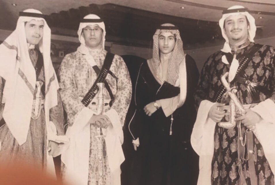 Turk1111111111's tweet photo. صورة نادرة لأبناء الملك #سلمان_بن_عبدالعزيز حفظهم الله
من اليمين :

سمو ولي العهد الامير #محمد_بن_سلمان
وزير الدفاع الامير #خالد_بن_سلمان
الامير #تركي_بن_سلمان
الامير #سعود_بن_سلمان https://t.co/noRw81HZlo