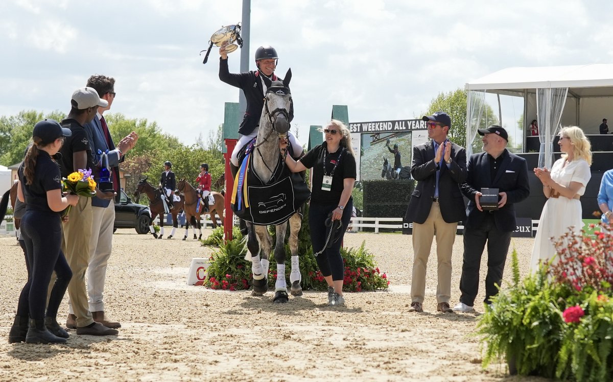 It was an honor to present the @KyThreeDayEvent Champion trophy to Oliver Townend and Cooley Rosalent. Congratulations!