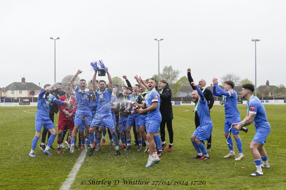 Lowestoft Town FC
Isthmian League North Division Champions
27th April 2024
@LowestoftTownFC <a href="/Academy_LTFC/">Lowestoft Town FC Academy</a> 
lowestofttownfc.co.uk/photos/lowesto…