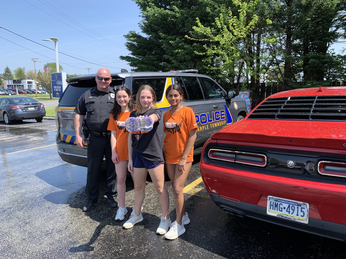 Thank you for your service, Officer Rush (Marple Twp Police) and for supporting the MNHS Class of 2025 car wash fundraiser today!!