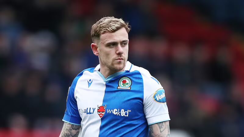 INFORMACIÓN ℹ️ 
Según medios ingleses 🏴󠁧󠁢󠁥󠁮󠁧󠁿, Blackburn quiere hasta £20 millones para su máximo goleador Sammie Szmodics.
Luton Town, Brentford y Sheffield United están interesados en el mediocampista.
#TransferNews #BlackburnRovers #Rumor