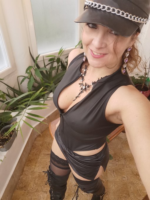 Tu sais que tu peux discuter avec moi sur mon site https://t.co/u9hrfZOQGl 😘  Mon mym 📷https://t.co/skPE5TXv4L