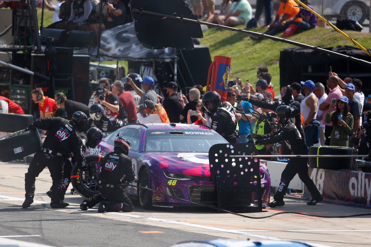 .@Alex_Bowman says he thinks the #Ally48 is pretty good but had a little bit of brake shake towards the end of the stage. Four tires and fuel, but the #Ally48 got a little bit of contact on pit road.