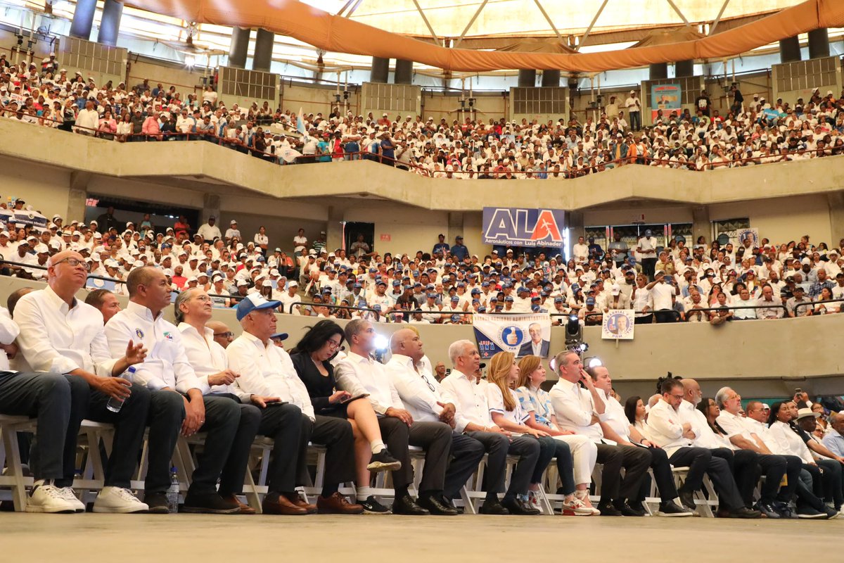 Y como hasta ahora, continuaremos haciendo historia. Sirviendo con amor, junto a nuestra gente y transformando este país en uno mejor para todos. Este 19 de mayo ¡volveremos a ganar!