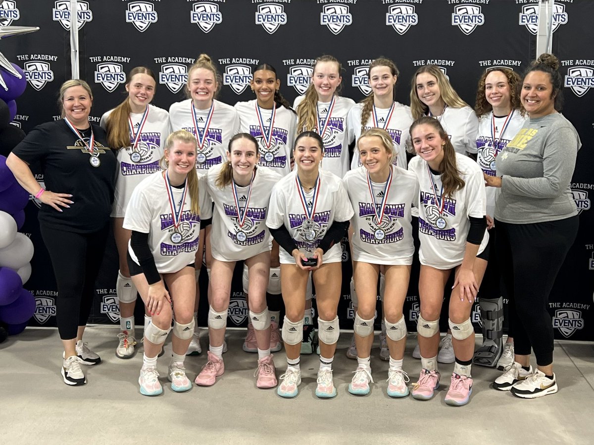 Naptown Jamboree Champions playing in 18 Open this weekend with the @BoilerJuniorsVB 16 Gold.  Another great weekend with my teammates!  

@TAVCRecruiting @KStateVB @DukeVB @TexasTechVB @GoBearcatsVB @IndianaVB @PurdueVB @NDvolleyball  @GamecockVolley @WakeVolleyball @RUvball