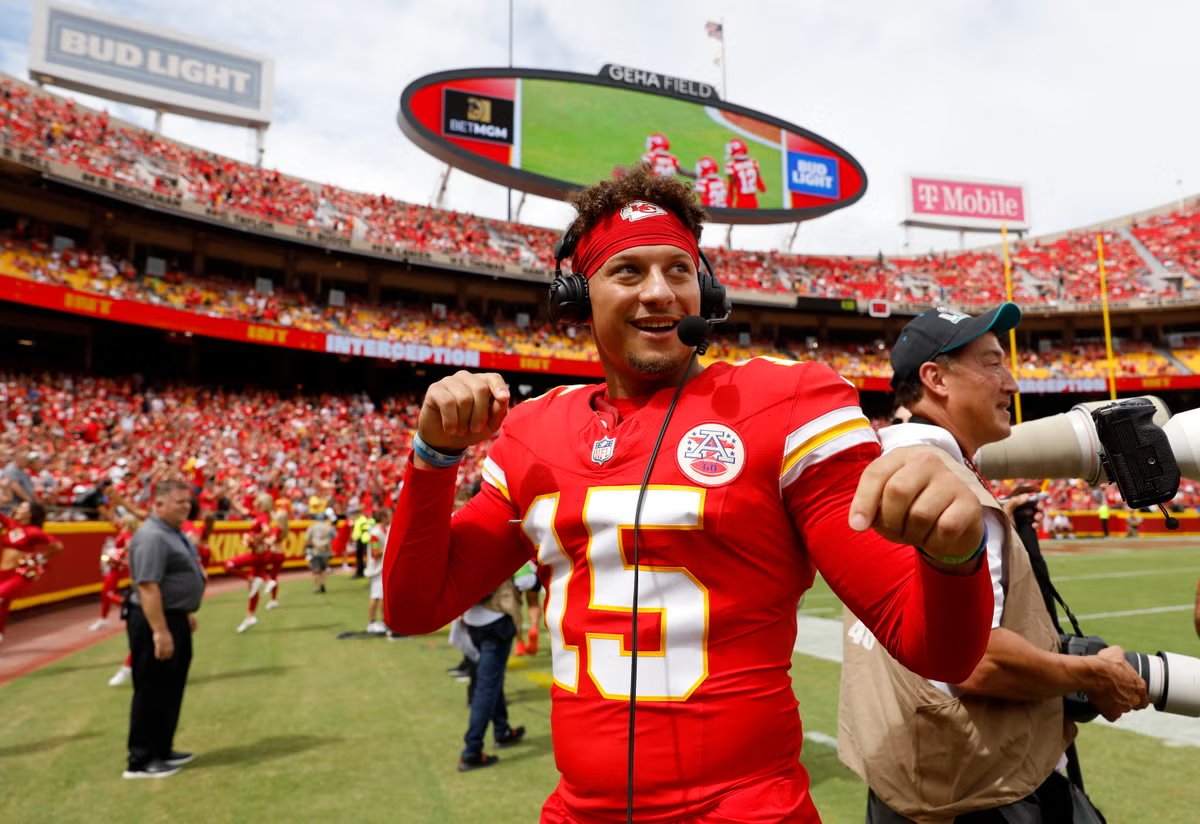 The NFL season is in full swing! Chiefs aim to defend their title, but face tough competition from Eagles, 49ers, Bills, and Bengals.  #NFL2023 #FootballSeason