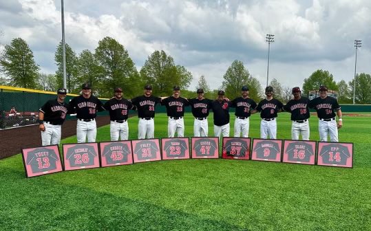 Jewell_Baseball's tweet image. Senior Day sweep… what an incredible group. Jewell baseball wins 2 against Lewis University. So proud of this TEAM!