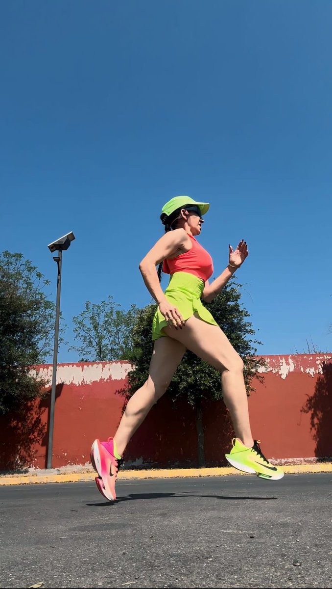 “La FORTALEZA de un corredor no está en sus piernas, sino en su CORAZÓN “ @Nike @NikeRunMexico @WomenNike #FelizDomingo #corredora #running #28Abril #mujeresfuertes