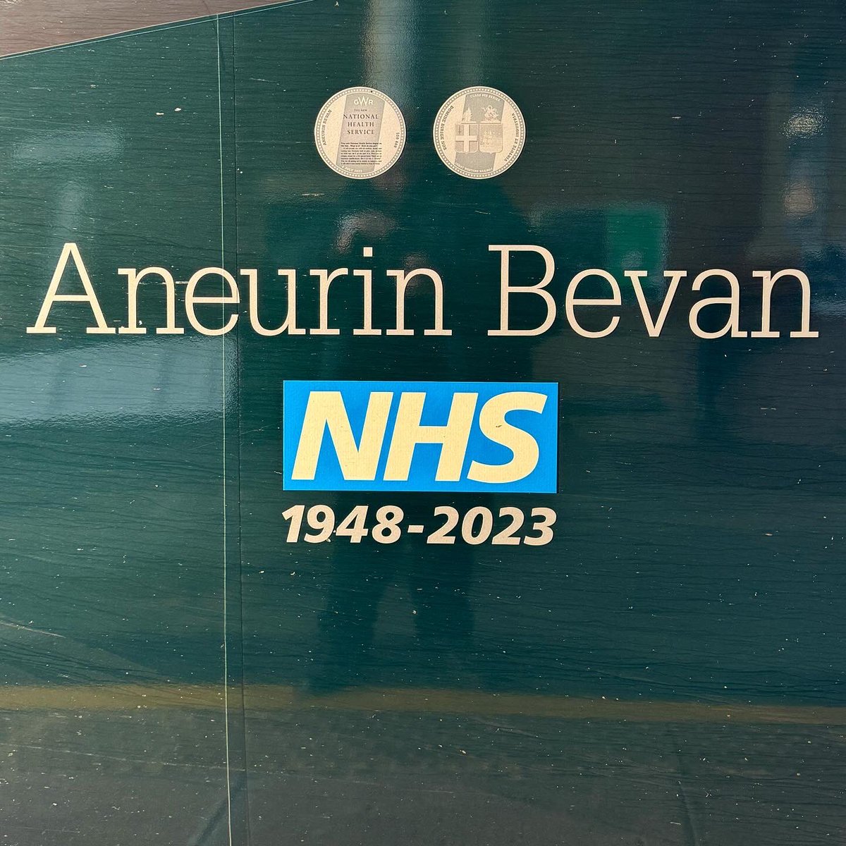 Bedtime for Mr Bevan. “ The NHS will last as long as there are folk left with faith to fight for it” Aneurin Bevan 📍#Bristol Parkway #Railway Station, South Gloucestershire #NHS #railways #trains #gwr #Sunday #weekend #photo