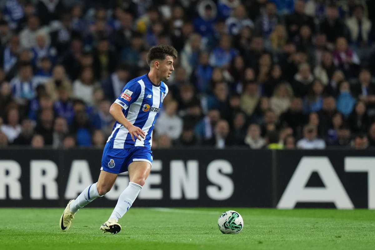 Martim Fernandes 💎 Estreia na Liga✅ Estreia no Dragão✅ Primeira assistência pelo FC Porto✅ #FCPSCP