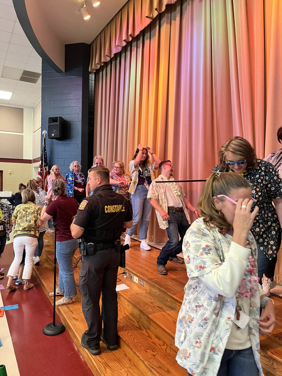 The First Ladies had so much fun hosting the <a href="/ellisorbulldogs/">Ellisorbulldogs</a> pep rally game “Dressed for Summer!!” Can’t believe it’s already 4 weeks until summer break!😱☀️🌴