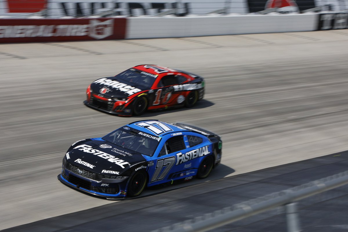 300 down @MonsterMile; P16 for @Chris_Buescher and the @FastenalCompany Ford.