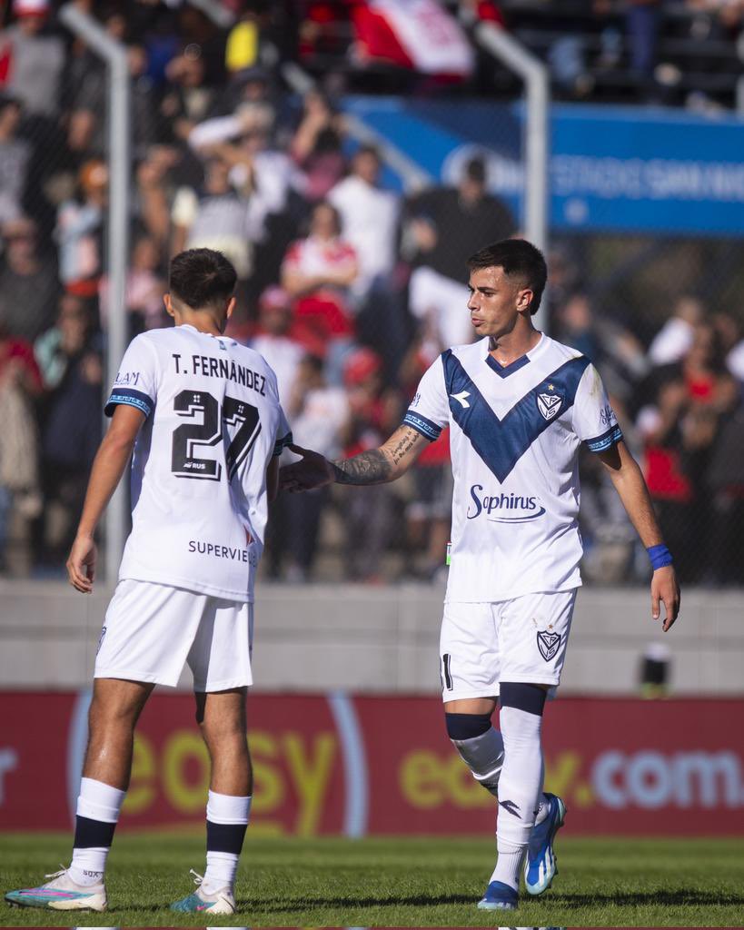 #Velez FINALISTA. Merecida clasificación del equipo de Gustavo Quinteros. Lo aguantó. Fue inteligente. Metió. Se lo llevó por penales. Marchiori, figura. Partidazo de Valentín Gómez y toda la defensa. Afuera #AAAJ que nunca supo leer el partido.