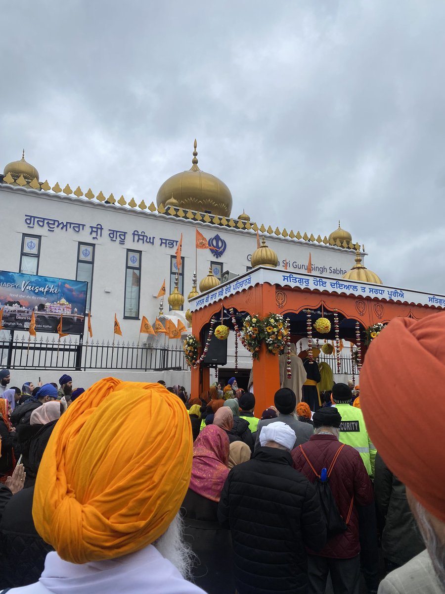 Loved joining in the Nagar Kirtan procession with @TanDhesi in Slough today. Despite the rain, thousands joined the Vaisahki celebrations. Delicious food along the route too.