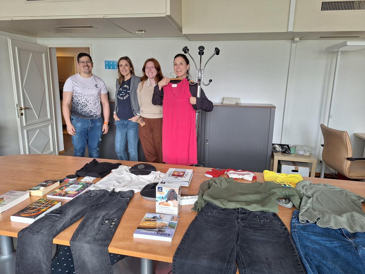 #KenesCommunity🌐 Thanks to our colleagues in #Geneva for engaging in our #EarthDay activity of circulating clothes and books! We collected 24 items, 16 items were kept by the participants. The remaining 8 items will be donated to Red Cross, Terre des Hommes and Emmaüs.