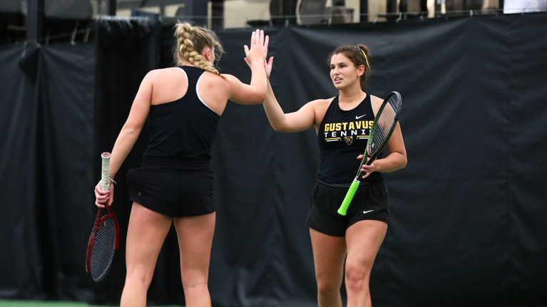 No. 34 @GustavusTennis locks up No. 2 spot in MIAC with win over No. 25 Bethel

Recap: gogusties.com/news/2024/4/28…

#GoGusties | #d3tennis