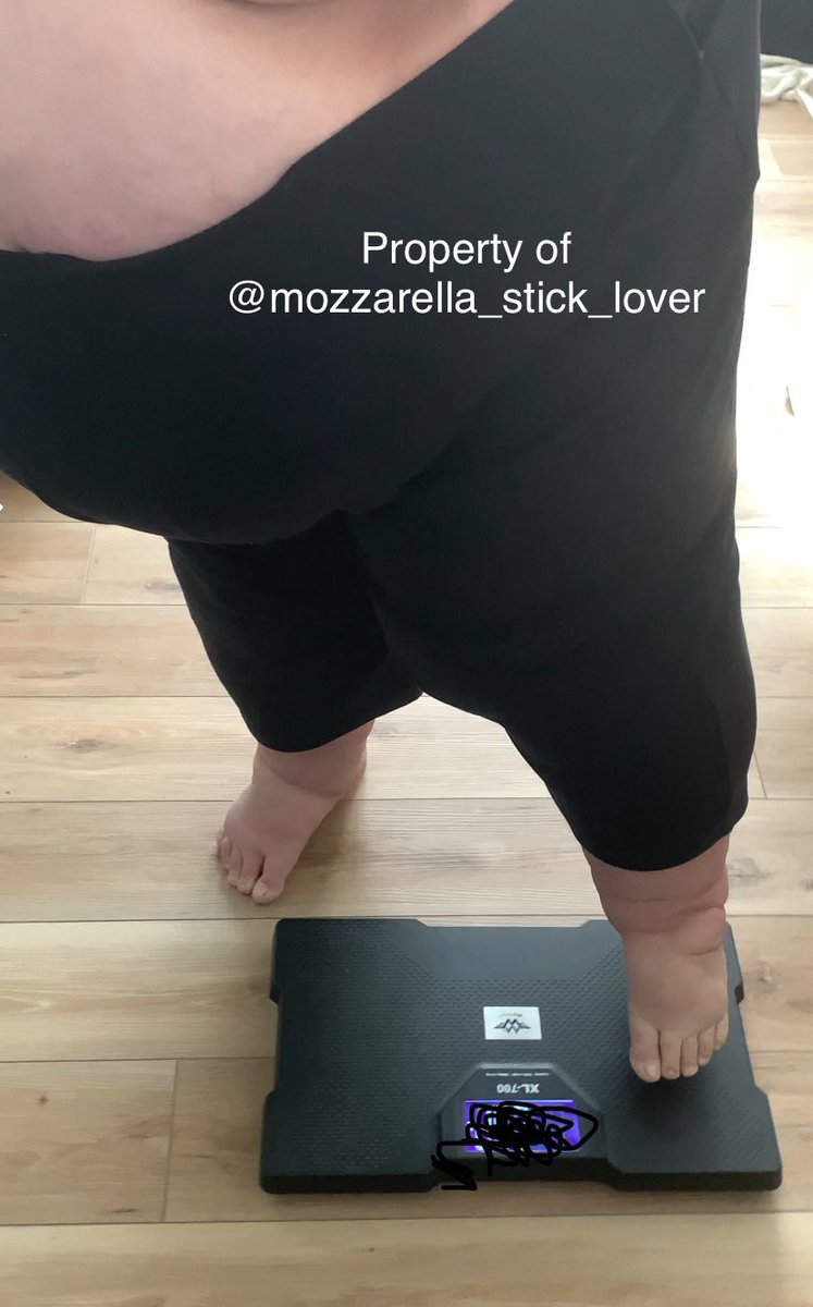 My BIGGEST weigh-in ever!!! I was honestly pretty shocked by this number! You know where to find the 🔗! P.S. look at freaking swollen my feet and ankles are in this photo! 😳#weighin #bbwbelly #ssbbw #ssbbwbelly #ssbbwlegs #ssbbwfeet #ussbbw #ussbbwbelly #ussbbwlegs #ussbbwfeet