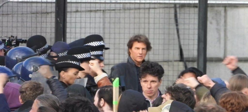 #TomCruise and #SimonPegg filming #MissionImpossible in London.