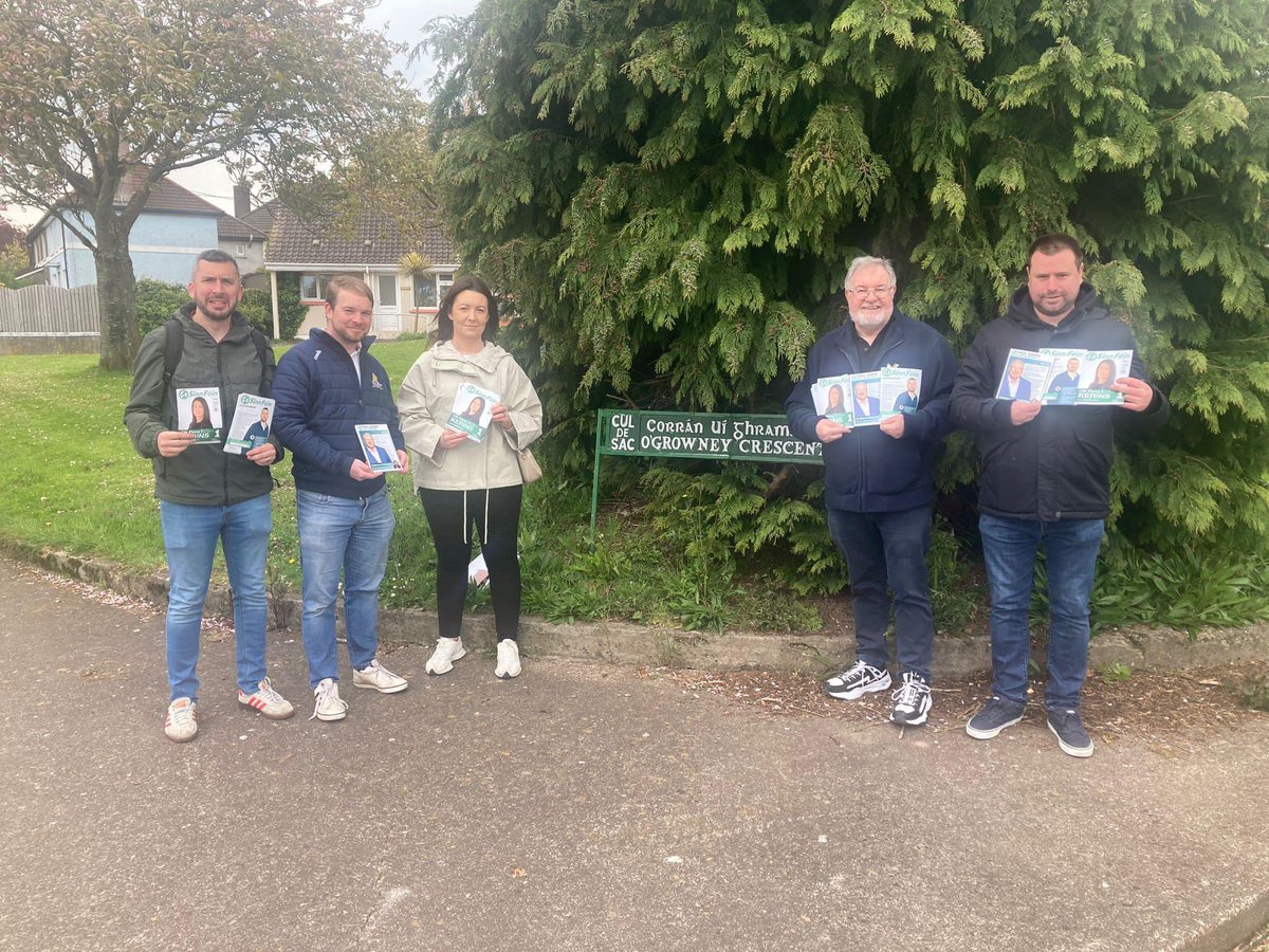 Thank you to residents on Pearse Road & O’Groaney Crescent who opened their doors to us yesterday. Great recognition of the work Cllr Fiona Kerins has been doing across Ballyphehane & the Ward in recent years Thanks to running mate Luke McGrath for joining us